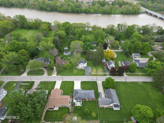 230 N River Road, Waterville, OH 43566