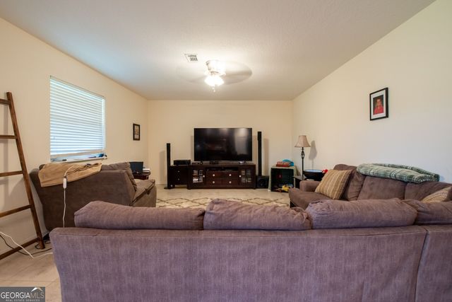 111 Walnut Way, Kingsland, GA 31548