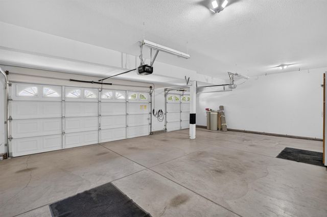 9701 Nature Trail Way, Elk Grove, CA 95757