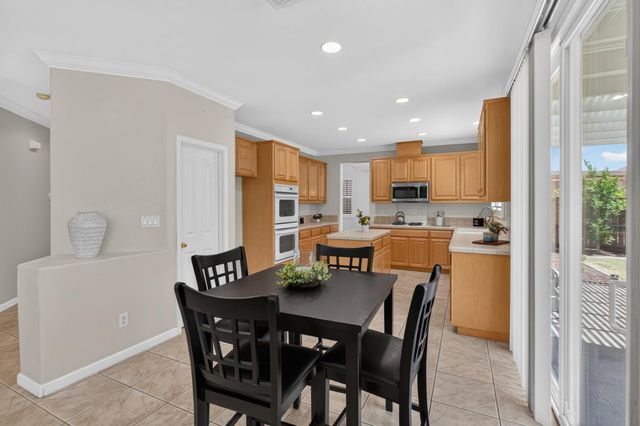 9701 Nature Trail Way, Elk Grove, CA 95757