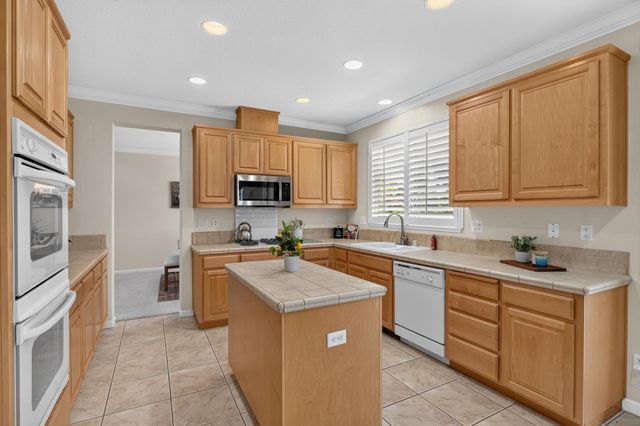 9701 Nature Trail Way, Elk Grove, CA 95757