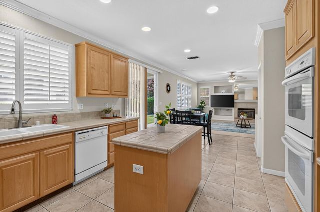 9701 Nature Trail Way, Elk Grove, CA 95757