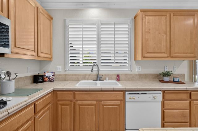 9701 Nature Trail Way, Elk Grove, CA 95757