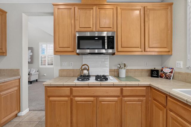 9701 Nature Trail Way, Elk Grove, CA 95757