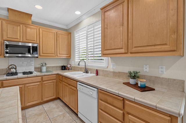 9701 Nature Trail Way, Elk Grove, CA 95757