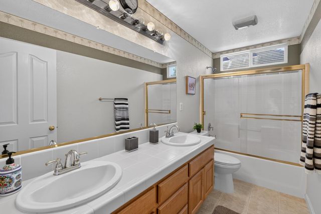 9701 Nature Trail Way, Elk Grove, CA 95757