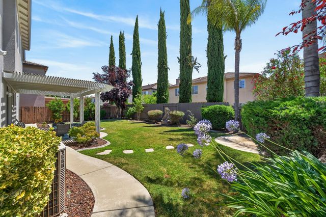 9701 Nature Trail Way, Elk Grove, CA 95757