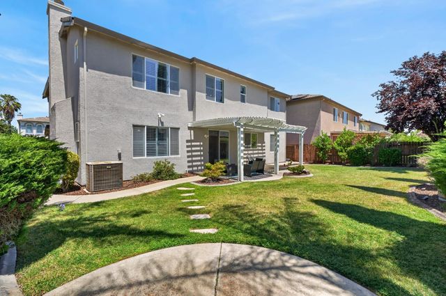 9701 Nature Trail Way, Elk Grove, CA 95757