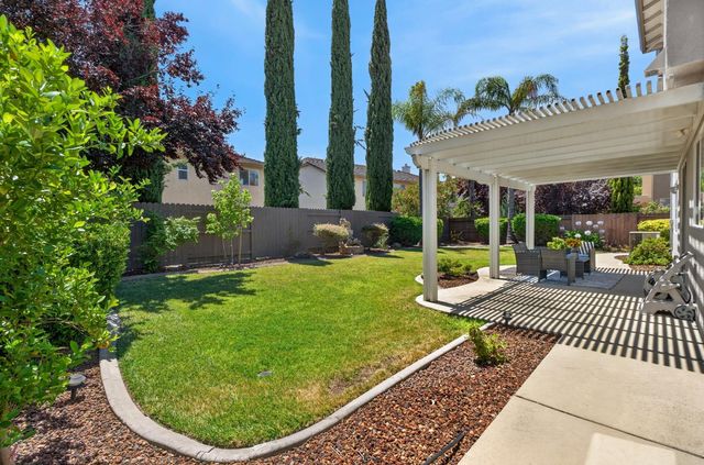 9701 Nature Trail Way, Elk Grove, CA 95757