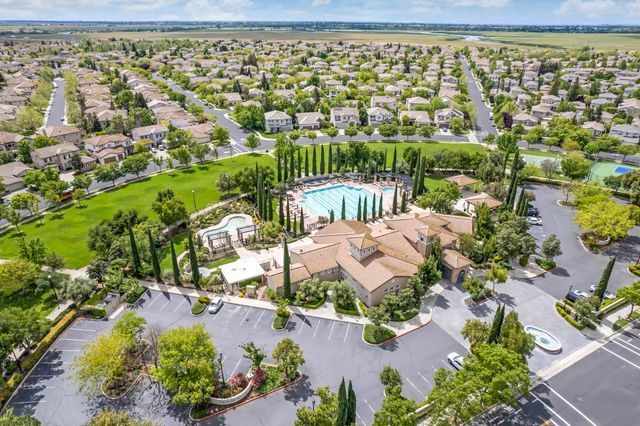9701 Nature Trail Way, Elk Grove, CA 95757