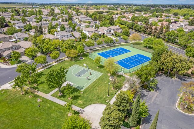 9701 Nature Trail Way, Elk Grove, CA 95757