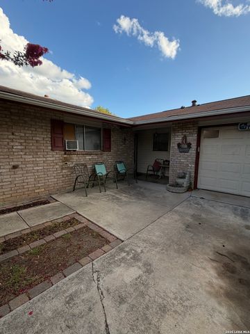 7430 PIPERS CREEK ST, San Antonio, TX 78251