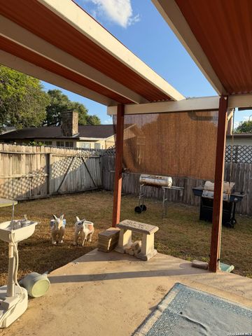 7430 PIPERS CREEK ST, San Antonio, TX 78251