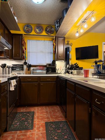 7430 PIPERS CREEK ST, San Antonio, TX 78251