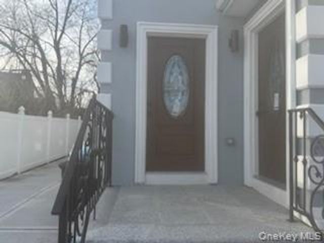 147-26 240th Street 2nd Floor, Rosedale, NY 11422