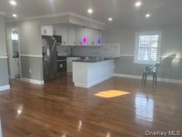 147-26 240th Street 2nd Floor, Rosedale, NY 11422