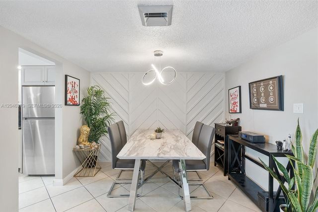 18031 Biscayne Boulevard 1401, Aventura, FL 33160