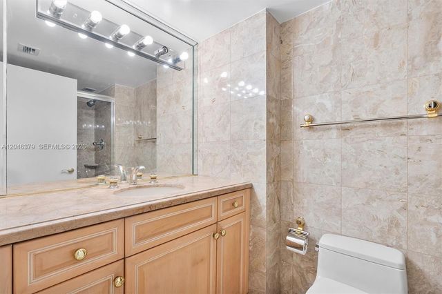 18031 Biscayne Boulevard 1401, Aventura, FL 33160