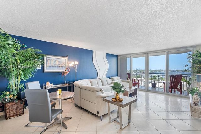 18031 Biscayne Boulevard 1401, Aventura, FL 33160
