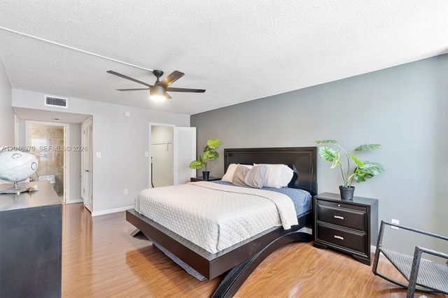 18031 Biscayne Boulevard 1401, Aventura, FL 33160