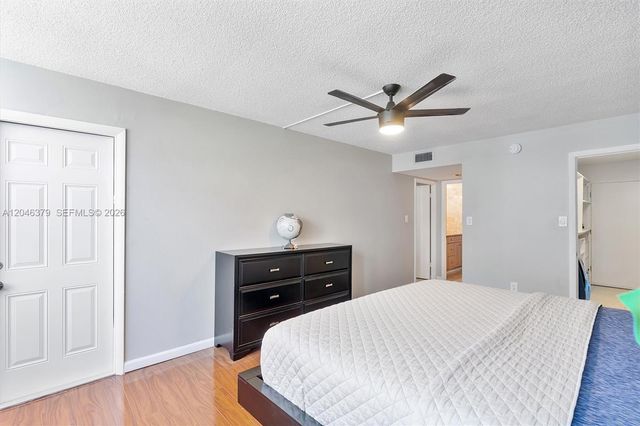 18031 Biscayne Boulevard 1401, Aventura, FL 33160