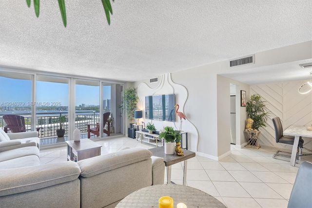 18031 Biscayne Boulevard 1401, Aventura, FL 33160