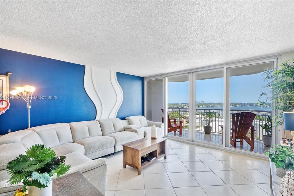 18031 Biscayne Boulevard 1401, Aventura, FL 33160