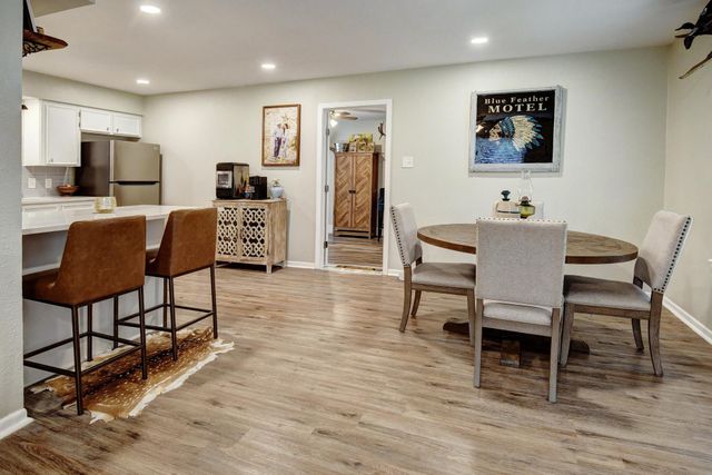 504 Hickory ST, Smithville, TX 78957