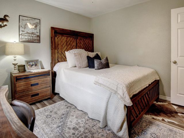 504 Hickory ST, Smithville, TX 78957