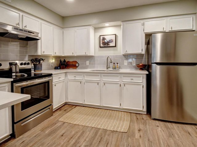 504 Hickory ST, Smithville, TX 78957