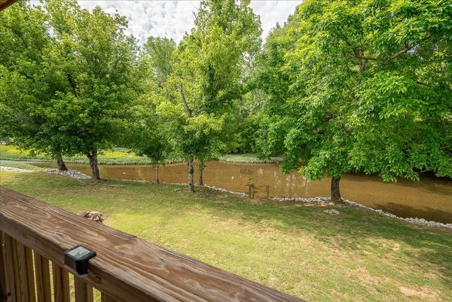 194 Creekside Ln, Westpoint, TN 38486