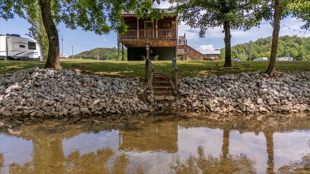 194 Creekside Ln, Westpoint, TN 38486