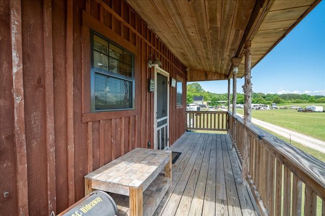 194 Creekside Ln, Westpoint, TN 38486