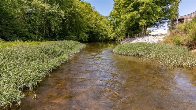 194 Creekside Ln, Westpoint, TN 38486