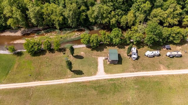 194 Creekside Ln, Westpoint, TN 38486