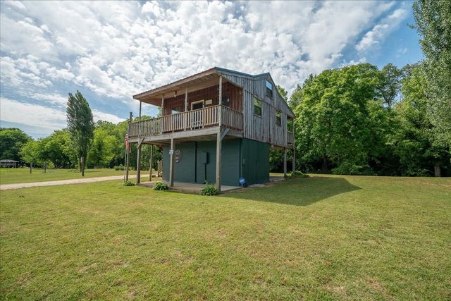 194 Creekside Ln, Westpoint, TN 38486