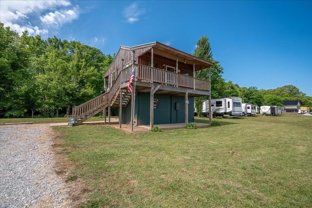 194 Creekside Ln, Westpoint, TN 38486