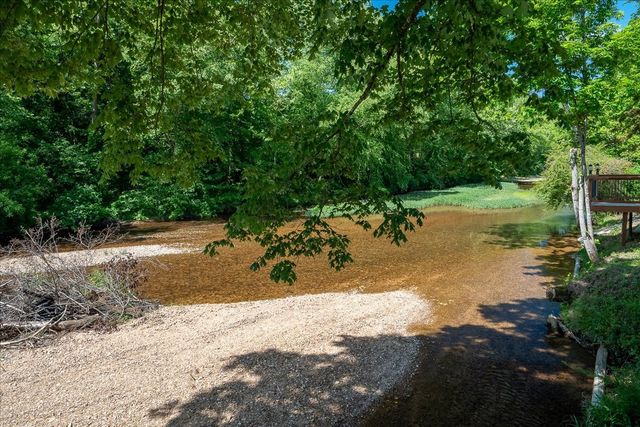 194 Creekside Ln, Westpoint, TN 38486