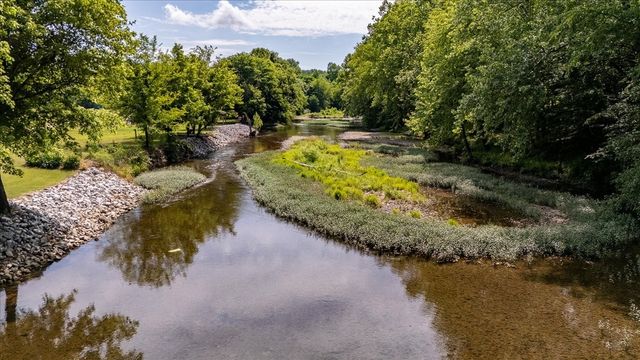 194 Creekside Ln, Westpoint, TN 38486