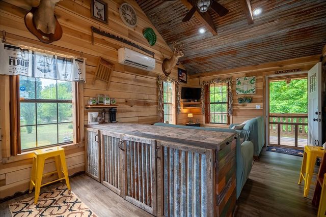 194 Creekside Ln, Westpoint, TN 38486
