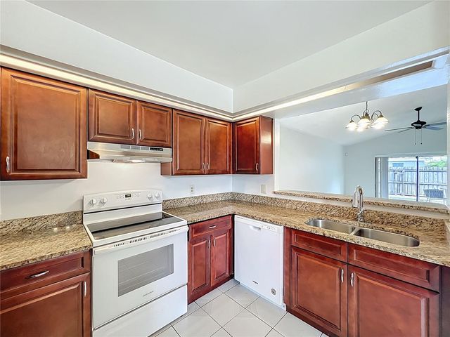 13131 LOS ANGELES WOODS LN LANE, Orlando, FL 32824