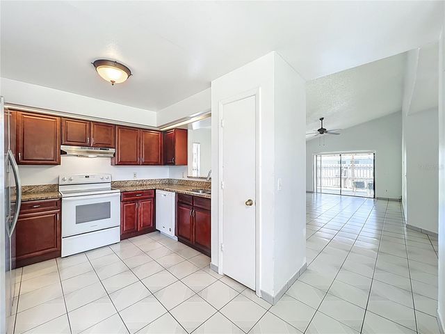 13131 LOS ANGELES WOODS LN LANE, Orlando, FL 32824