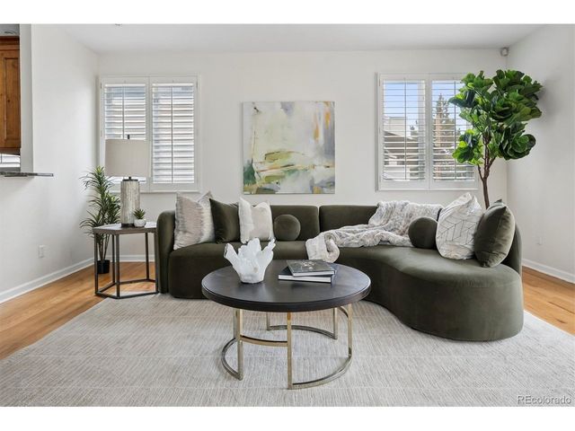 321 Monroe St, Denver, CO 80206