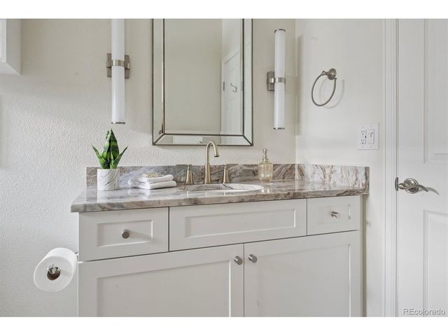 321 Monroe St, Denver, CO 80206