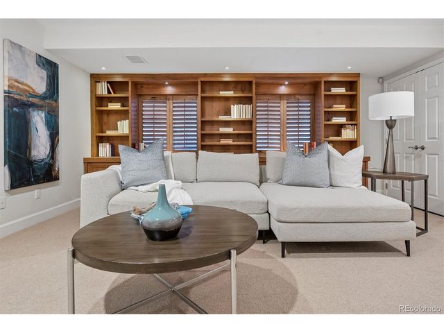 321 Monroe St, Denver, CO 80206
