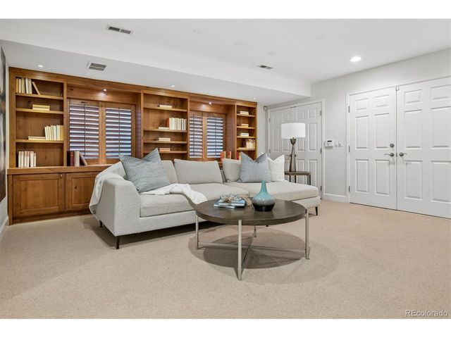 321 Monroe St, Denver, CO 80206