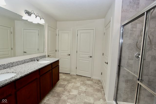 6660 Harvest Moon Lane, Whitestown, IN 46075