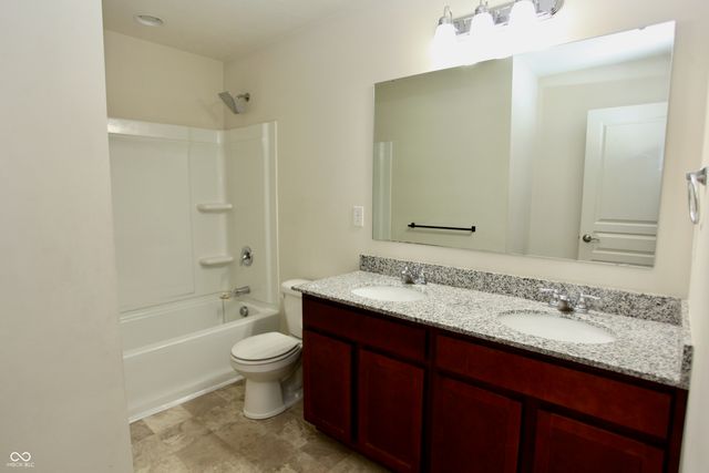 6660 Harvest Moon Lane, Whitestown, IN 46075