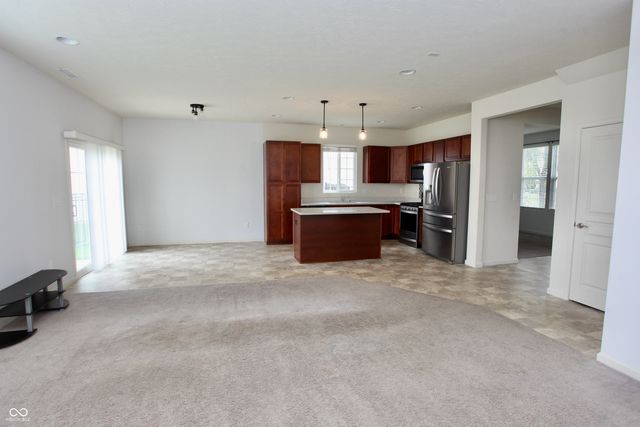 6660 Harvest Moon Lane, Whitestown, IN 46075