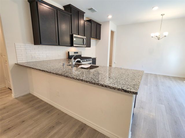 2124 Hobby Drive, Forney, TX 75126